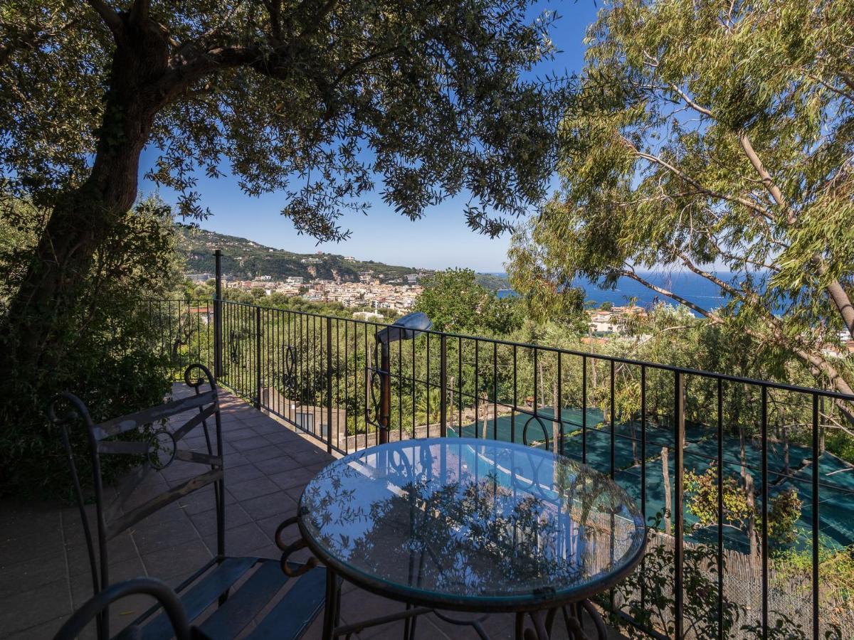 Ulivi Apt Villa Sorrento Bagian luar foto