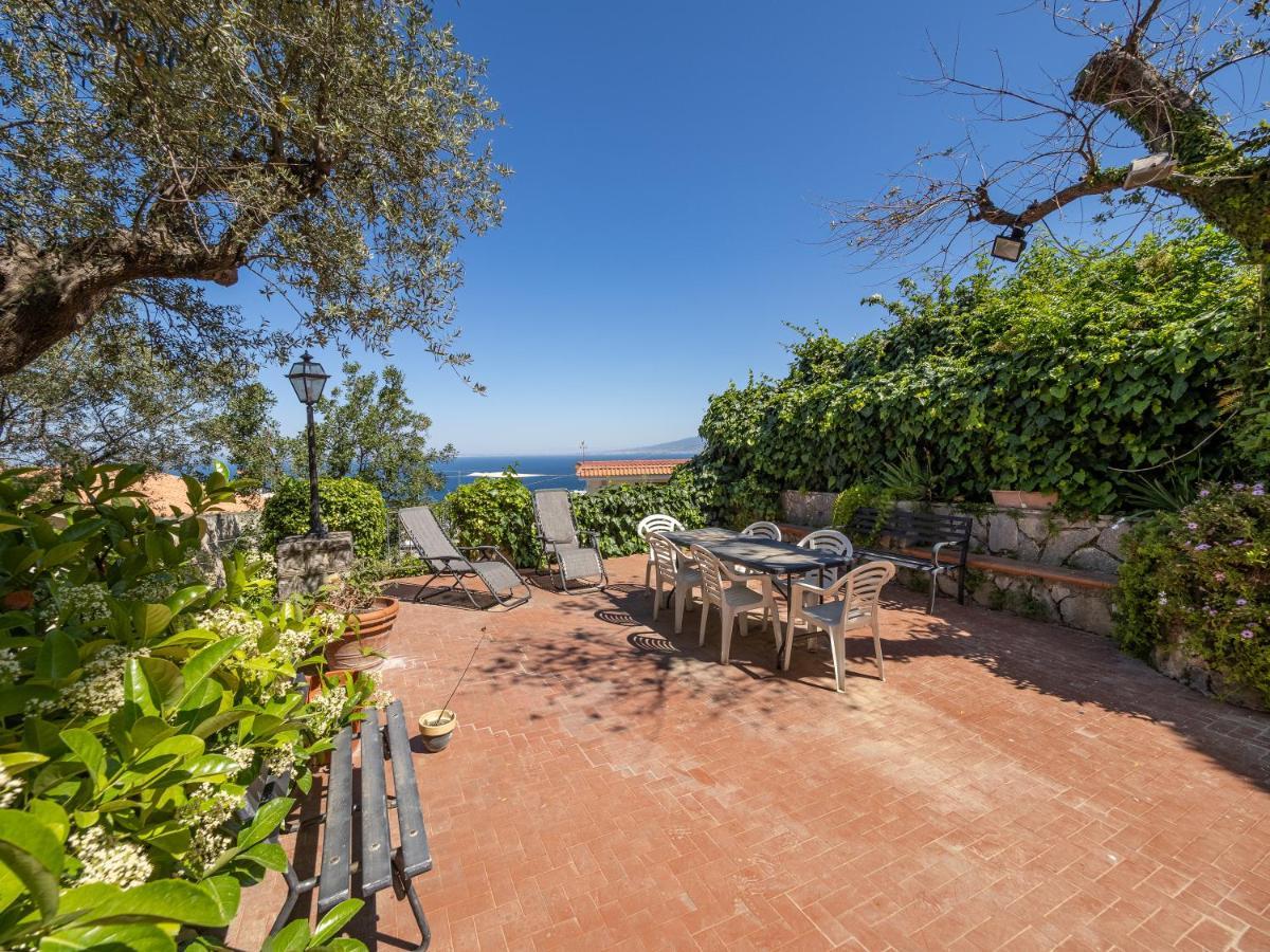 Ulivi Apt Villa Sorrento Bagian luar foto