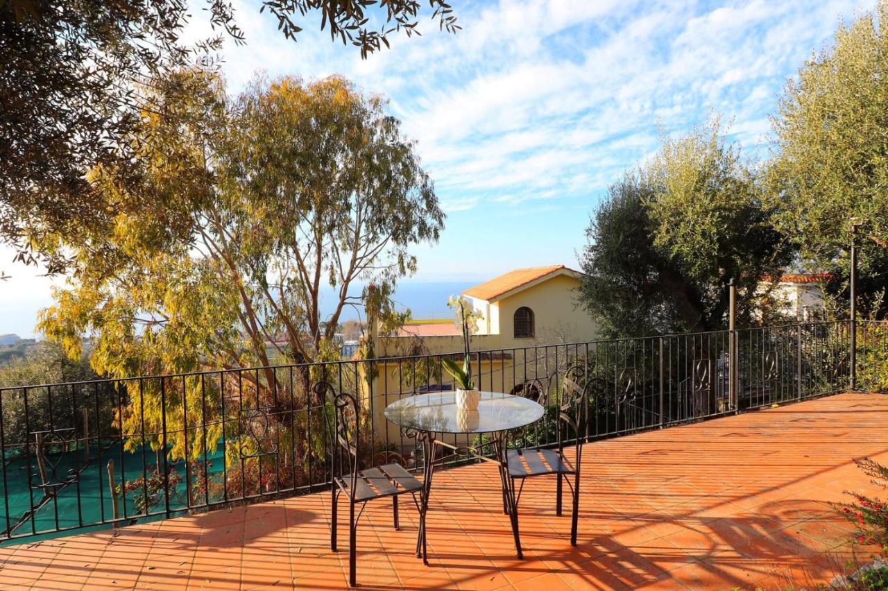 Ulivi Apt Villa Sorrento Bagian luar foto